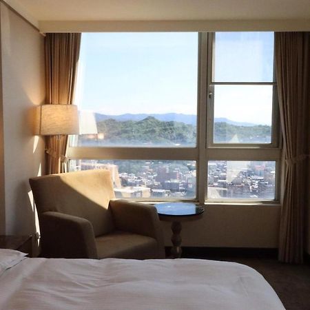 Rhine Inn Keelung Luaran gambar
