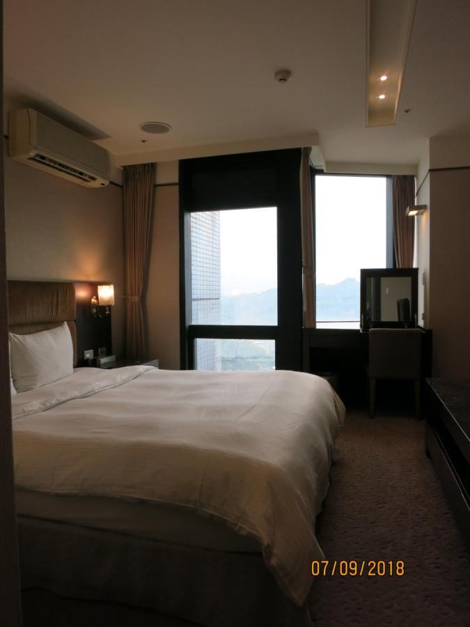 Rhine Inn Keelung Luaran gambar